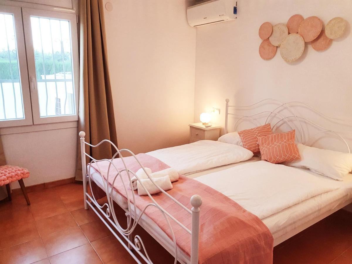 New Holiday House "Casa Mialina" With Private Pool, 300M To Beach Cambrils Bagian luar foto