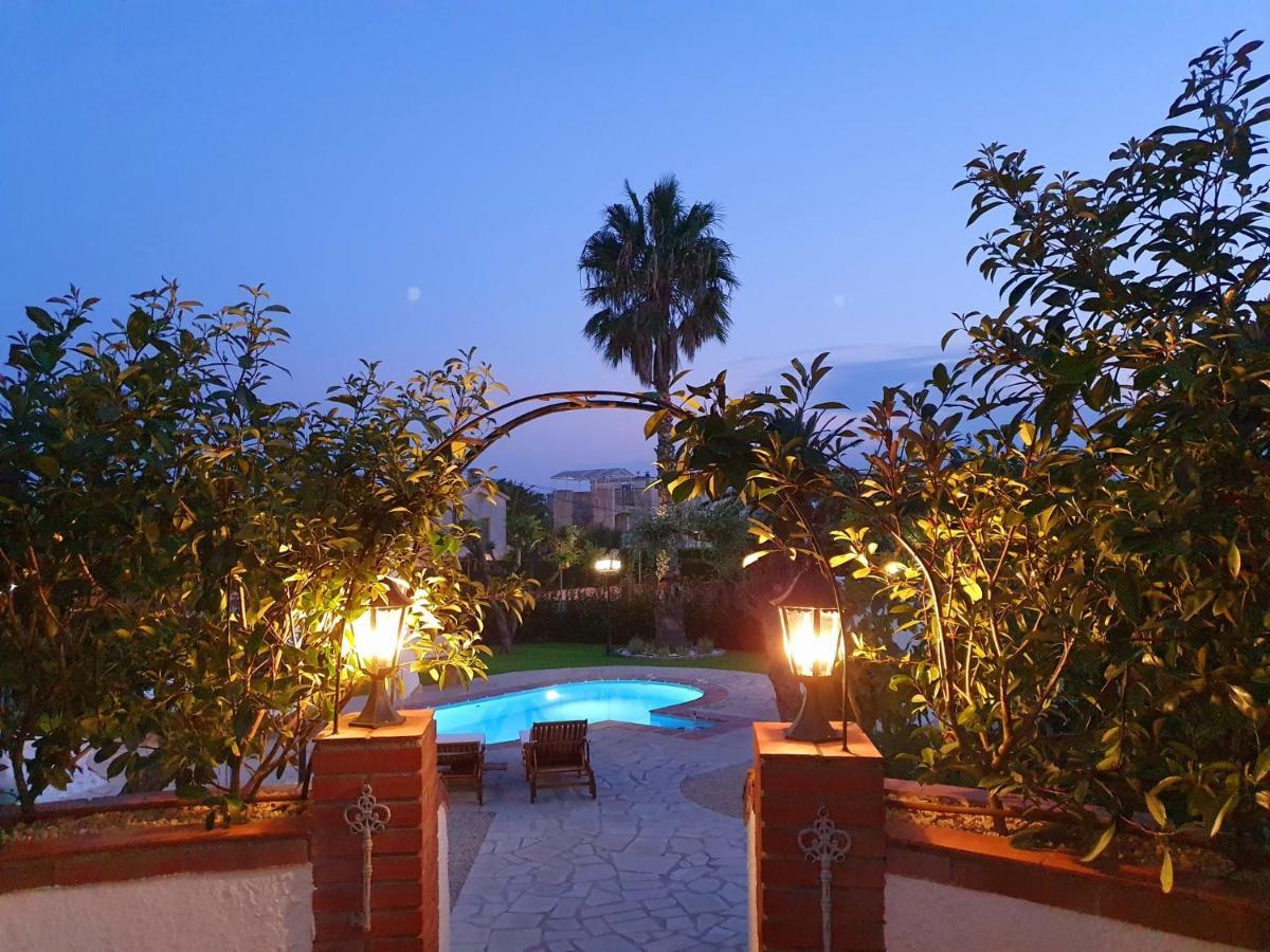 New Holiday House "Casa Mialina" With Private Pool, 300M To Beach Cambrils Bagian luar foto
