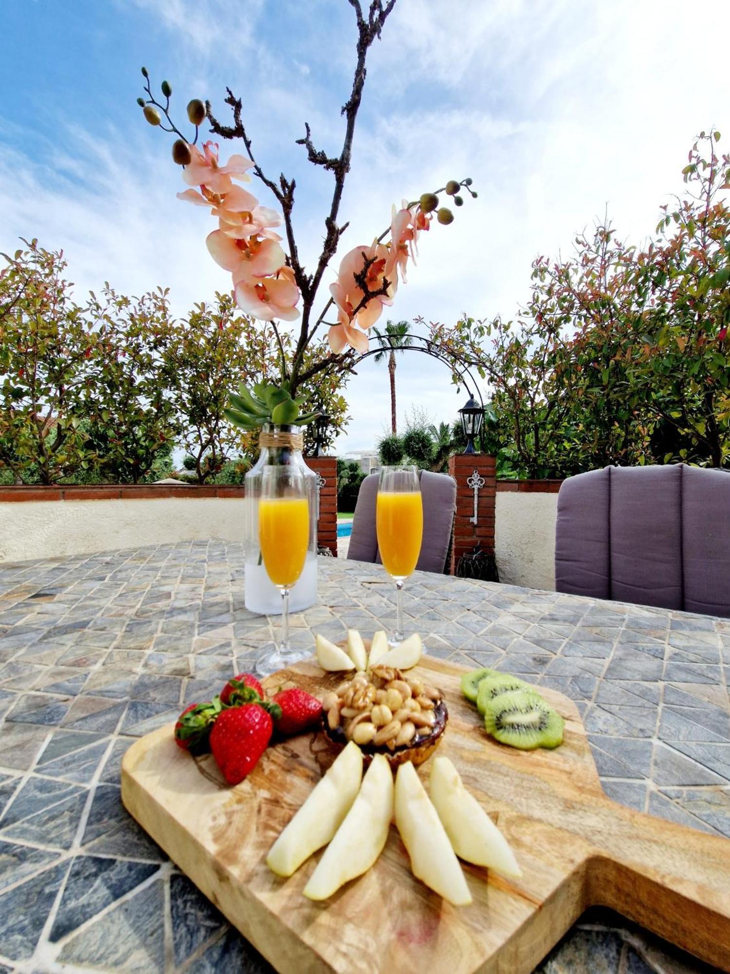New Holiday House "Casa Mialina" With Private Pool, 300M To Beach Cambrils Bagian luar foto
